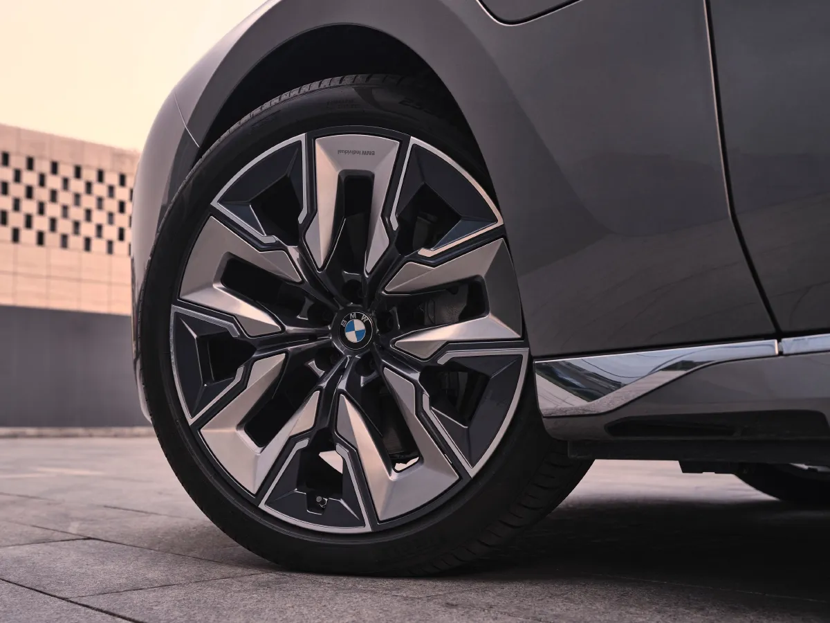 BMW i7,autocango,china used car exporter,china ev exporter,chinese used car exporter,chinese used ev exporter