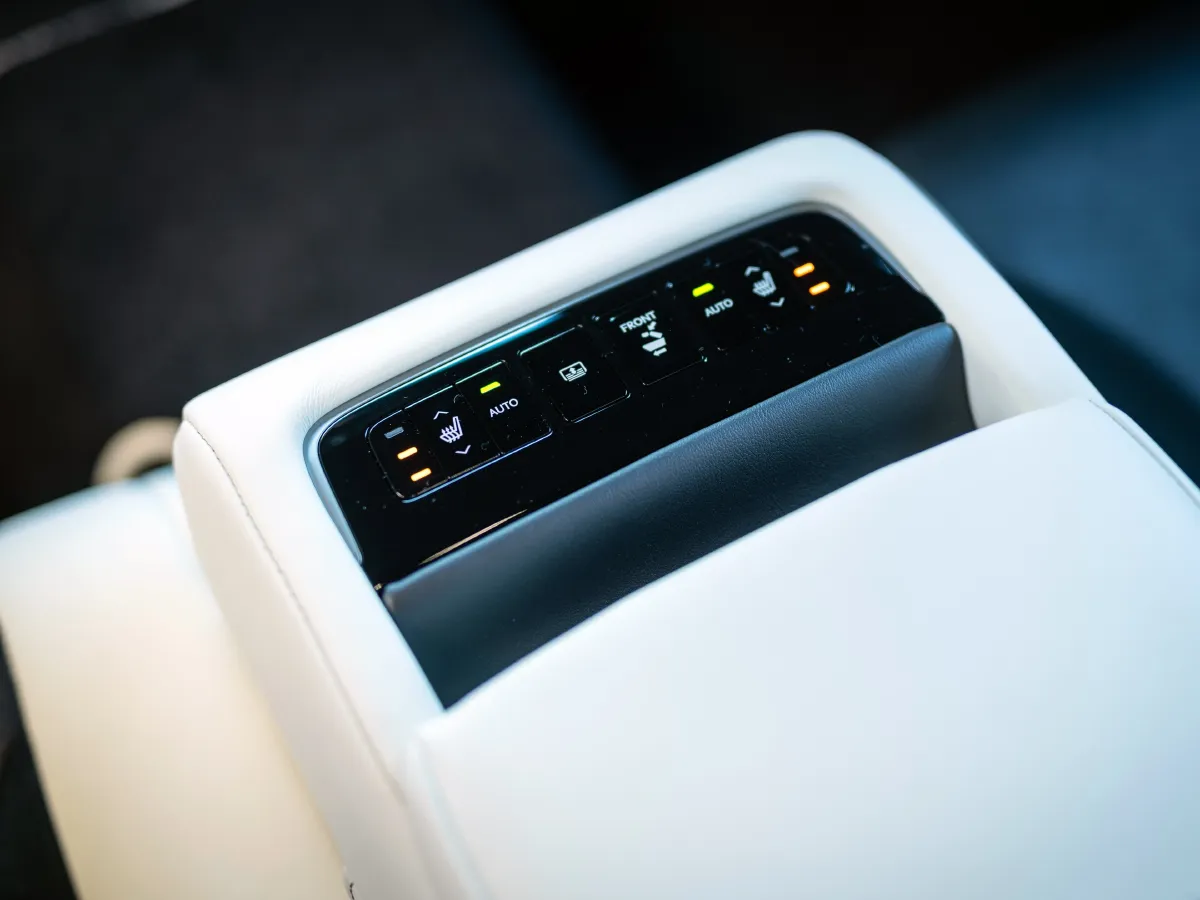 2020 Lexus LS 3.5L 299HP V6 E-CVT Hybrid,autocango,china used car exporter,china ev exporter,chinese used car exporter,chinese used ev exporter