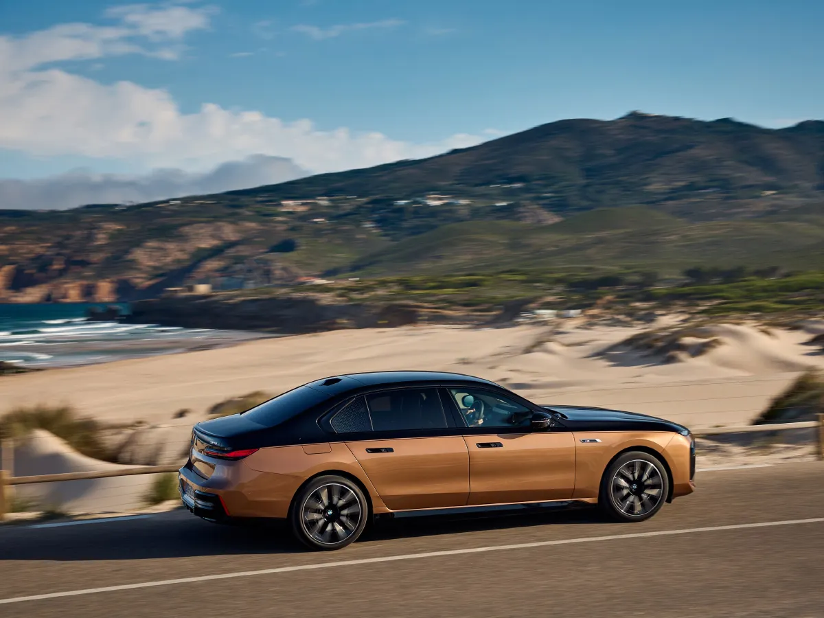 BMW i7,autocango,china used car exporter,china ev exporter,chinese used car exporter,chinese used ev exporter