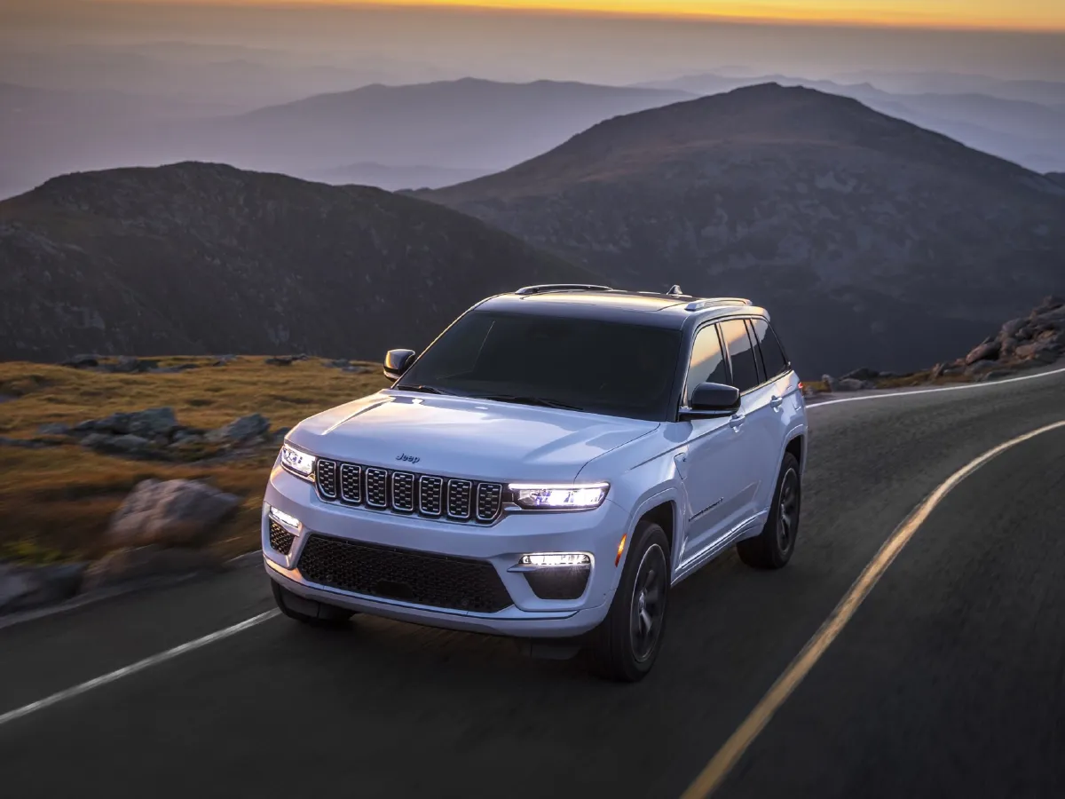 Jeep Grand Cherokee 4XE,autocango,china used car exporter,china ev exporter,chinese used car exporter,chinese used ev exporter