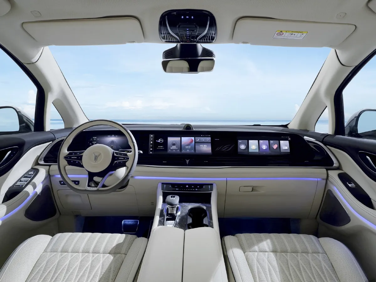 Voyah Dream,autocango,china used car exporter,china ev exporter,chinese used car exporter,chinese used ev exporter