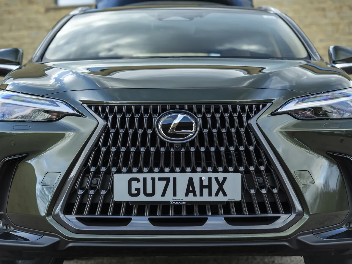 2024 Lexus NX 2.5L 185HP L4 E-CVT PHEV 16KWH,autocango,china used car exporter,china ev exporter,chinese used car exporter,chinese used ev exporter