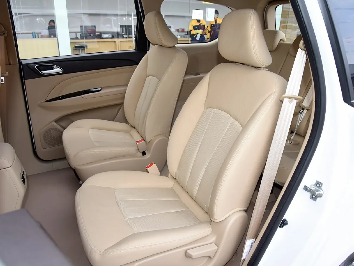 WuLing 730,autocango,china used car exporter,china ev exporter,chinese used car exporter,chinese used ev exporter WuLing 730,autocango,china used car exporter,china ev exporter,chinese used car exporter,chinese used ev exporter