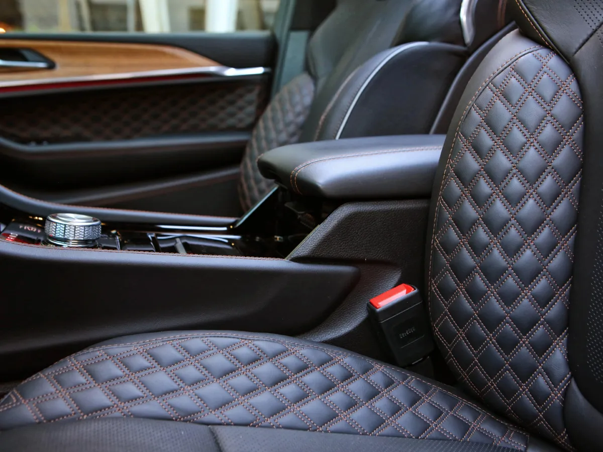 Jeep Grand Cherokee 4XE,autocango,china used car exporter,china ev exporter,chinese used car exporter,chinese used ev exporter