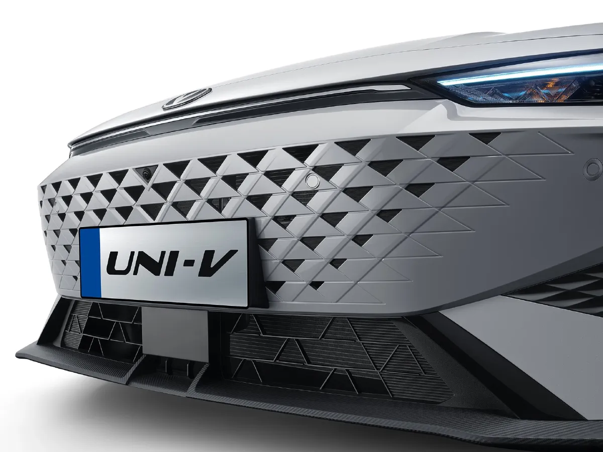 ChangAn UNI-V,autocango,china used car exporter,china ev exporter,chinese used car exporter,chinese used ev exporter