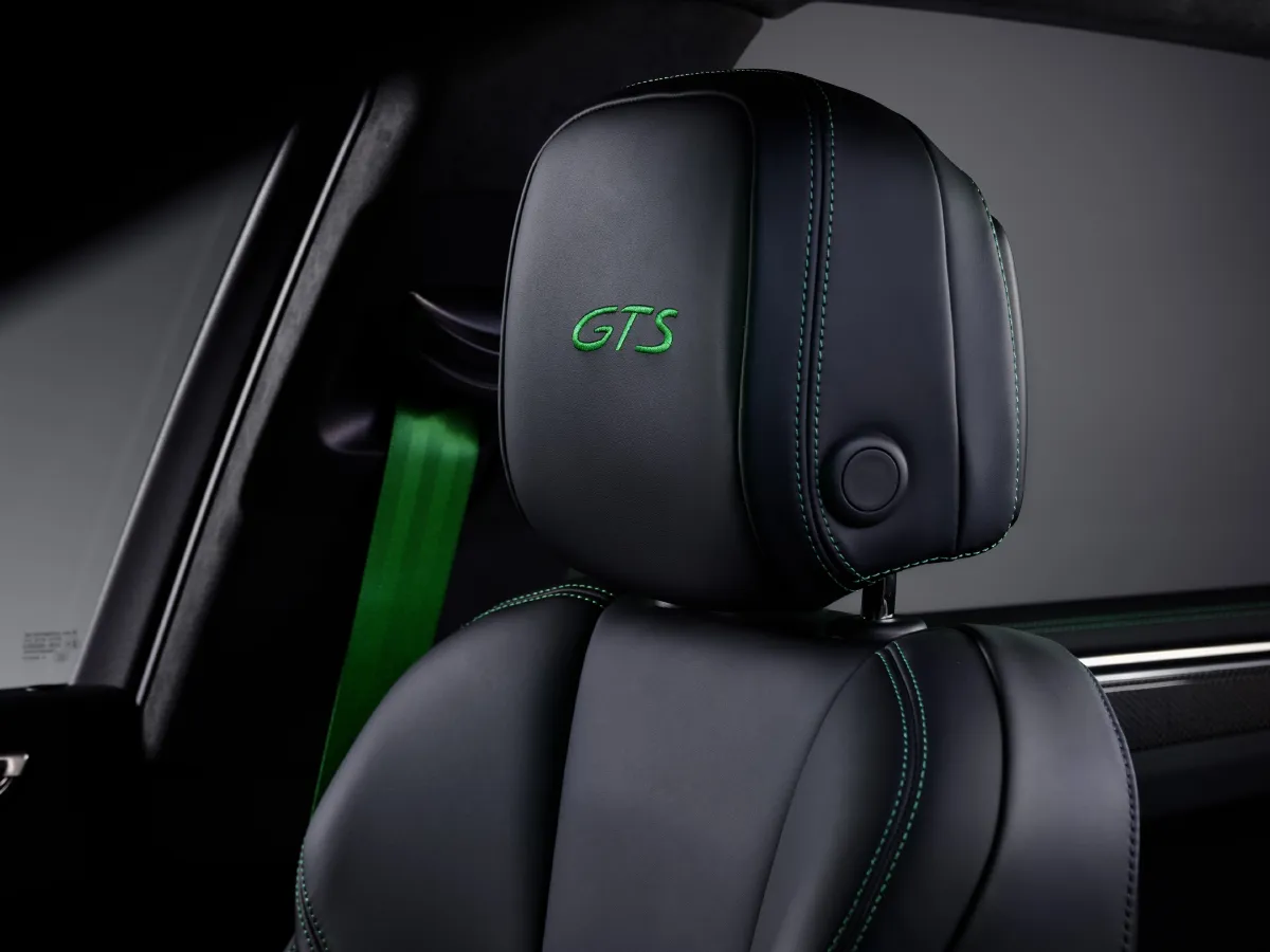 Porsche Macan,autocango,china used car exporter,china ev exporter,chinese used car exporter,chinese used ev exporter