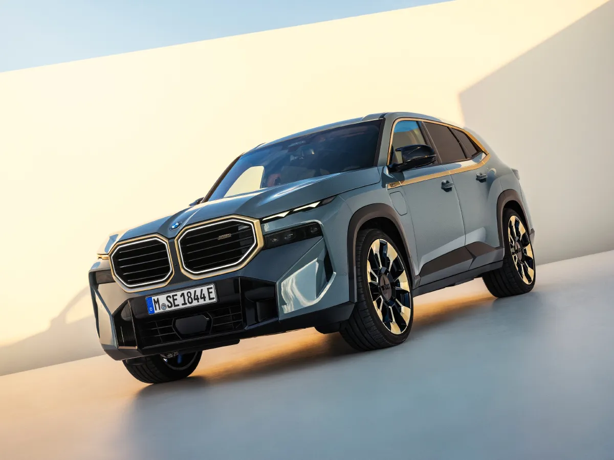 2023 BMW XM 4.4T 585HP V8 8AT PHEV 25.7KWH,autocango,china used car exporter,china ev exporter,chinese used car exporter,chinese used ev exporter