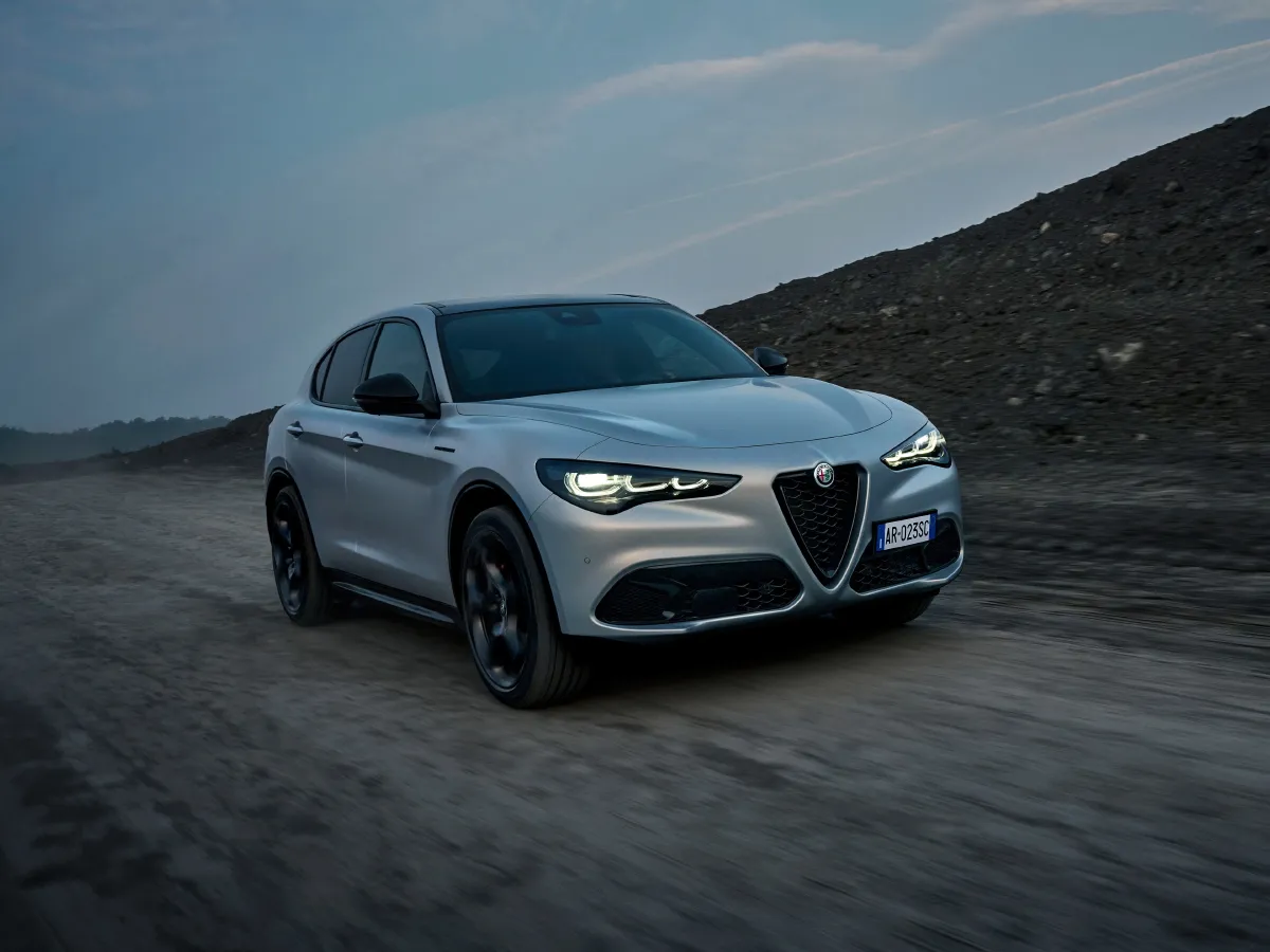 Alfa Romeo Stelvio,autocango,china used car exporter,china ev exporter,chinese used car exporter,chinese used ev exporter