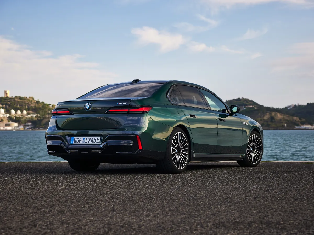 BMW i7,autocango,china used car exporter,china ev exporter,chinese used car exporter,chinese used ev exporter