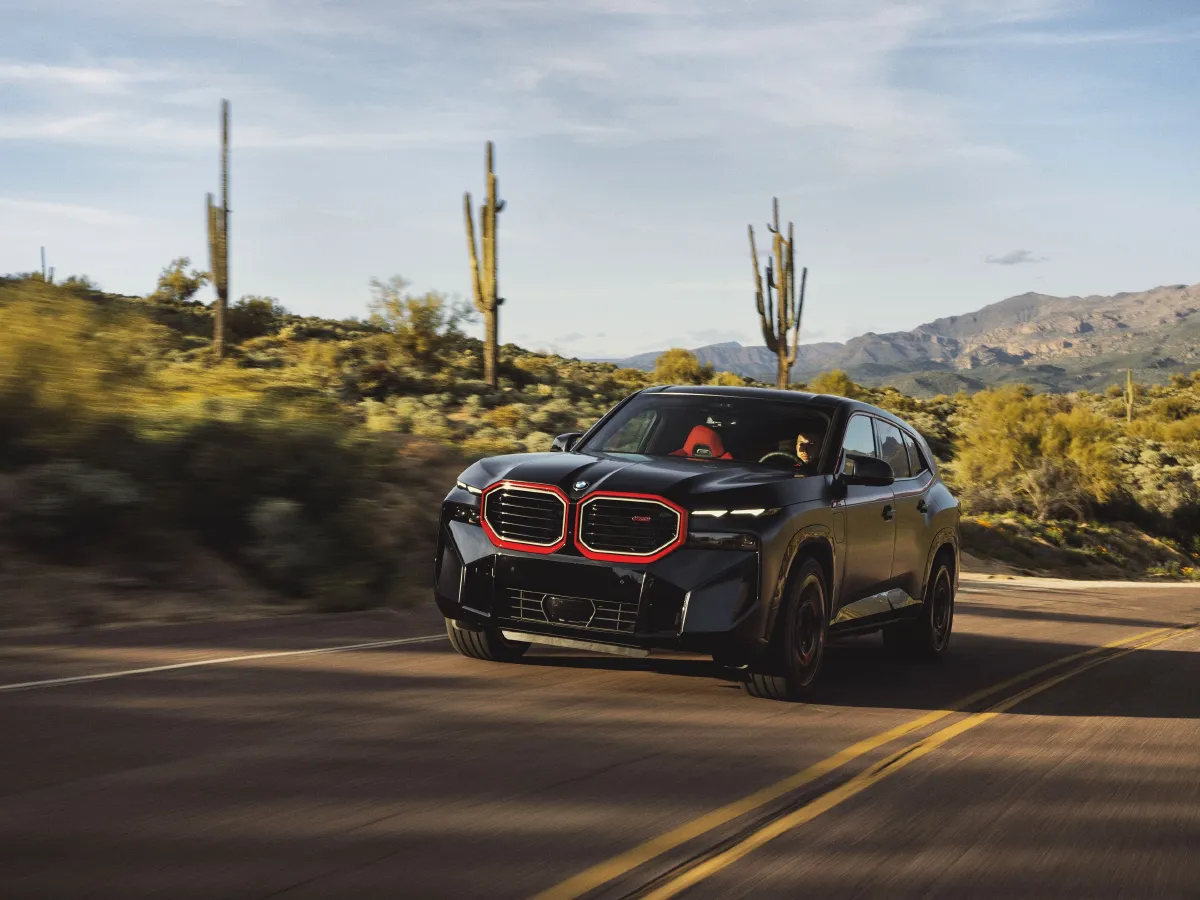 2023 BMW XM 4.4T 585HP V8 8AT PHEV 25.7KWH,autocango,china used car exporter,china ev exporter,chinese used car exporter,chinese used ev exporter