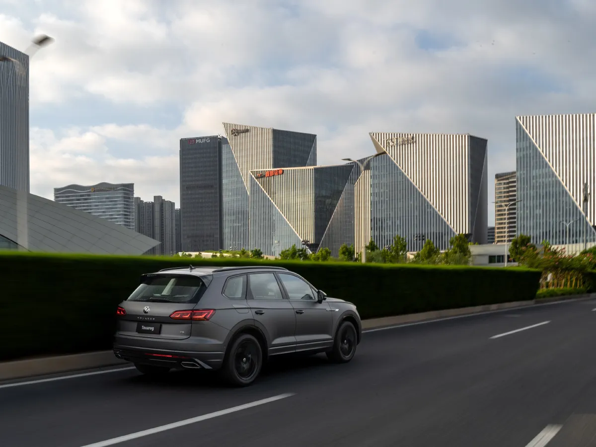 Volkswagen Touareg,autocango,china used car exporter,china ev exporter,chinese used car exporter,chinese used ev exporter