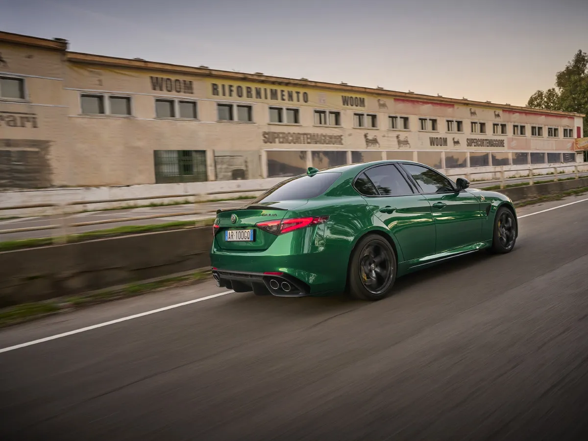 Alfa Romeo Giulia,autocango,china used car exporter,china ev exporter,chinese used car exporter,chinese used ev exporter