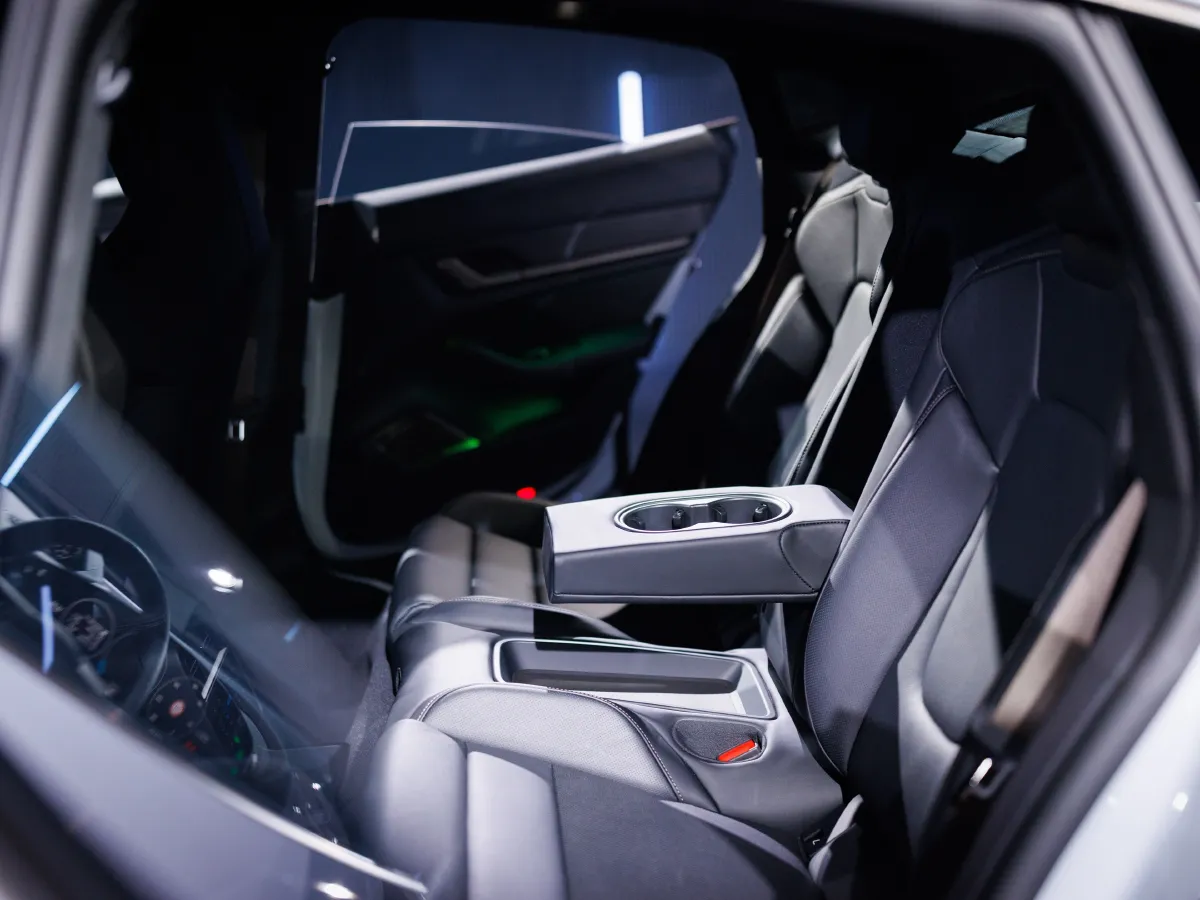 Porsche Taycan,autocango,china used car exporter,china ev exporter,chinese used car exporter,chinese used ev exporter Porsche Taycan,autocango,china used car exporter,china ev exporter,chinese used car exporter,chinese used ev exporter