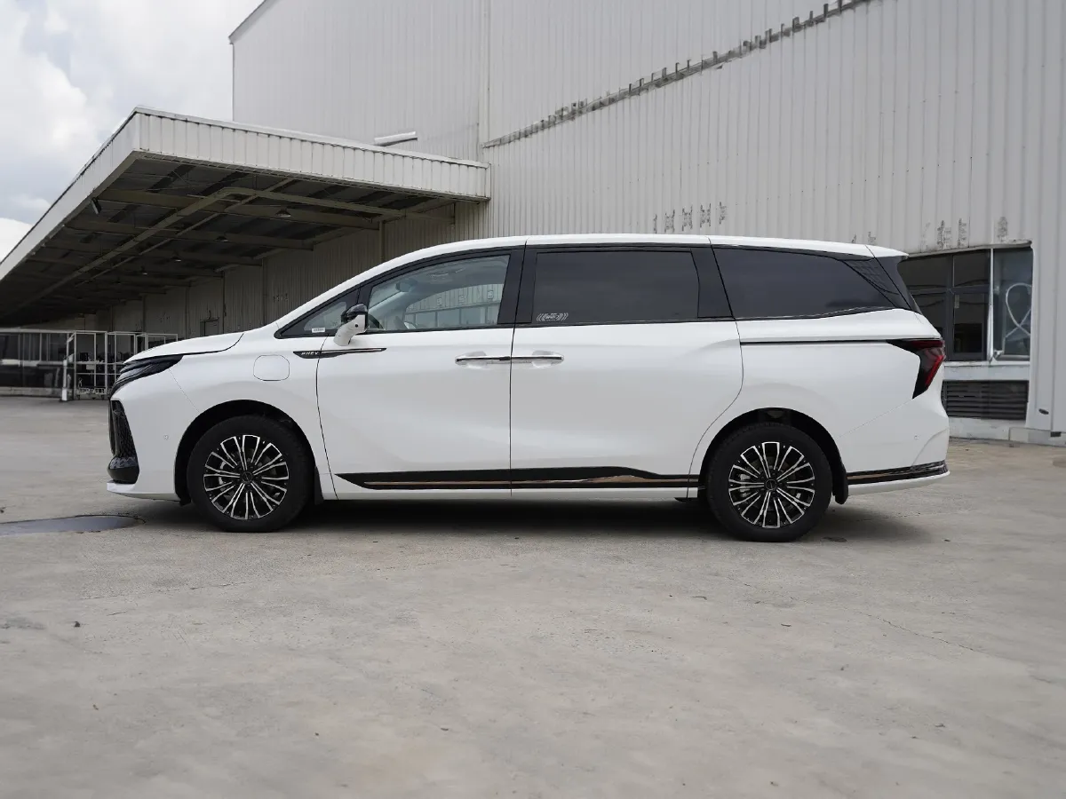 DongFeng Forthing XingHai V9,autocango,china used car exporter,china ev exporter,chinese used car exporter,chinese used ev exporter DongFeng Forthing XingHai V9,autocango,china used car exporter,china ev exporter,chinese used car exporter,chinese used ev exporter