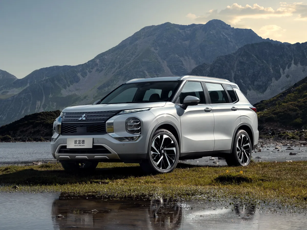 Mitsubishi Outlander,autocango,china used car exporter,china ev exporter,chinese used car exporter,chinese used ev exporter