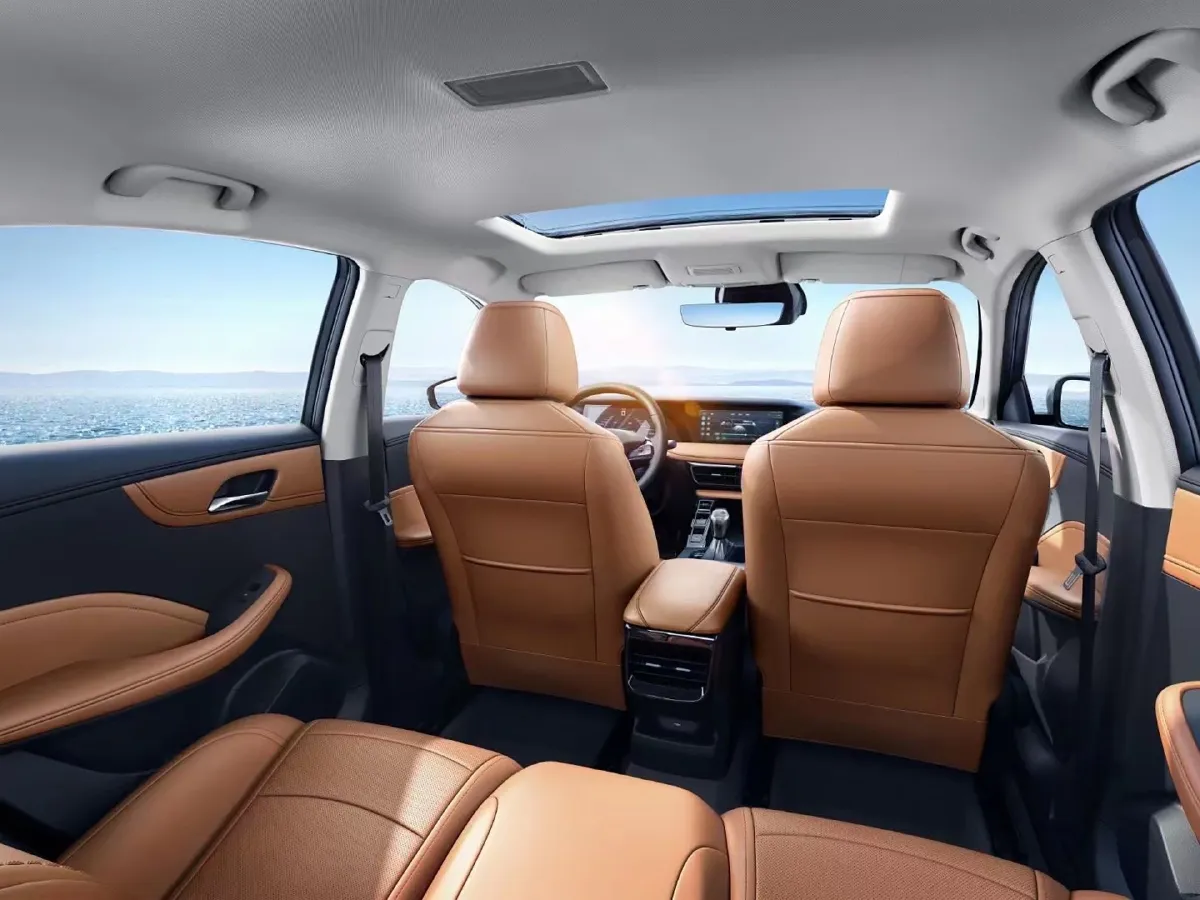 2024 Roewe i5 1.5L 129HP L4 CVT,autocango,china used car exporter,china ev exporter,chinese used car exporter,chinese used ev exporter