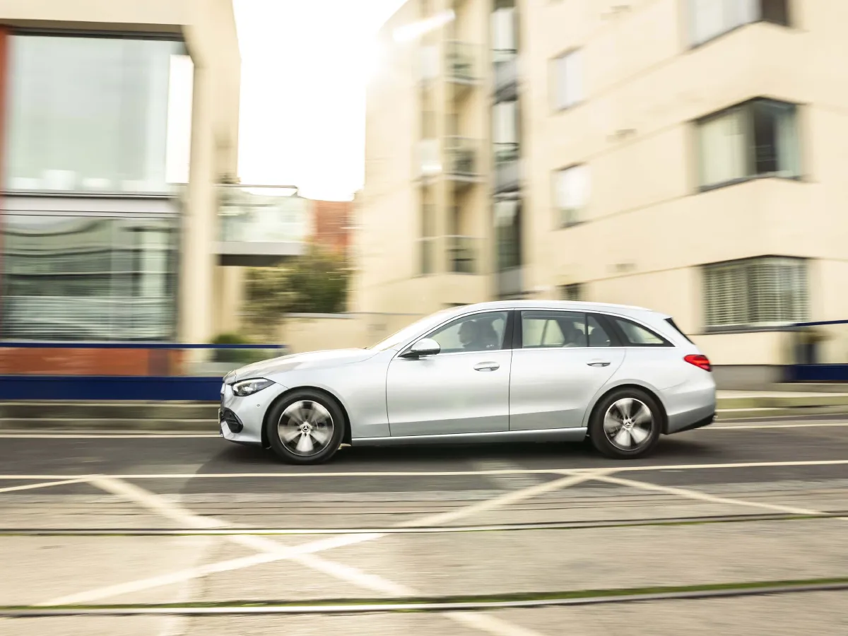 Mercedes-Benz C Class,autocango,china used car exporter,china ev exporter,chinese used car exporter,chinese used ev exporter