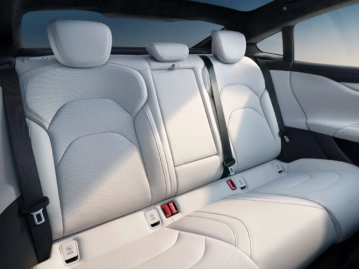 MI SU7,autocango,china used car exporter,china ev exporter,chinese used car exporter,chinese used ev exporter