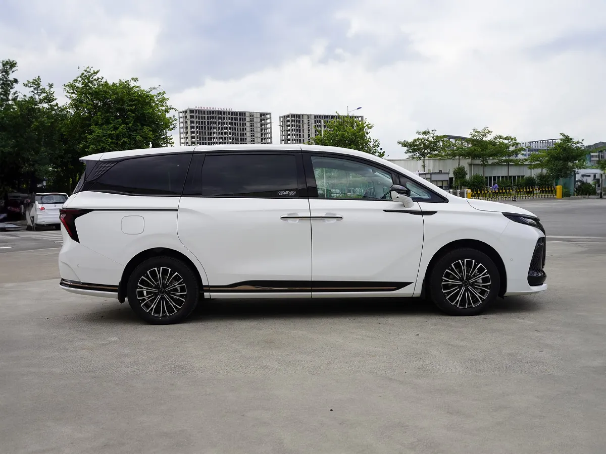 DongFeng Forthing XingHai V9,autocango,china used car exporter,china ev exporter,chinese used car exporter,chinese used ev exporter DongFeng Forthing XingHai V9,autocango,china used car exporter,china ev exporter,chinese used car exporter,chinese used ev exporter