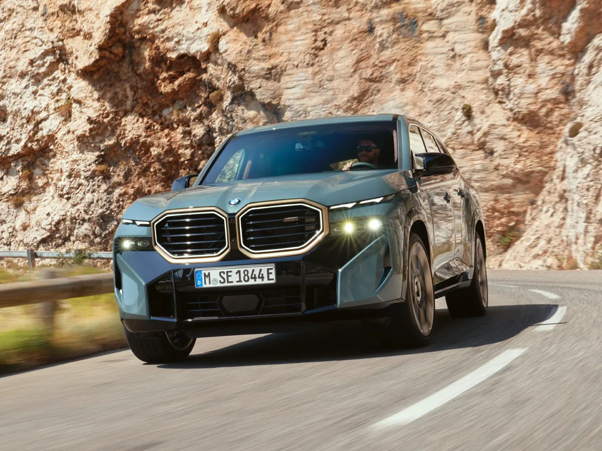 2023 BMW XM 4.4T 585HP V8 8AT PHEV 25.7KWH,autocango,china used car exporter,china ev exporter,chinese used car exporter,chinese used ev exporter