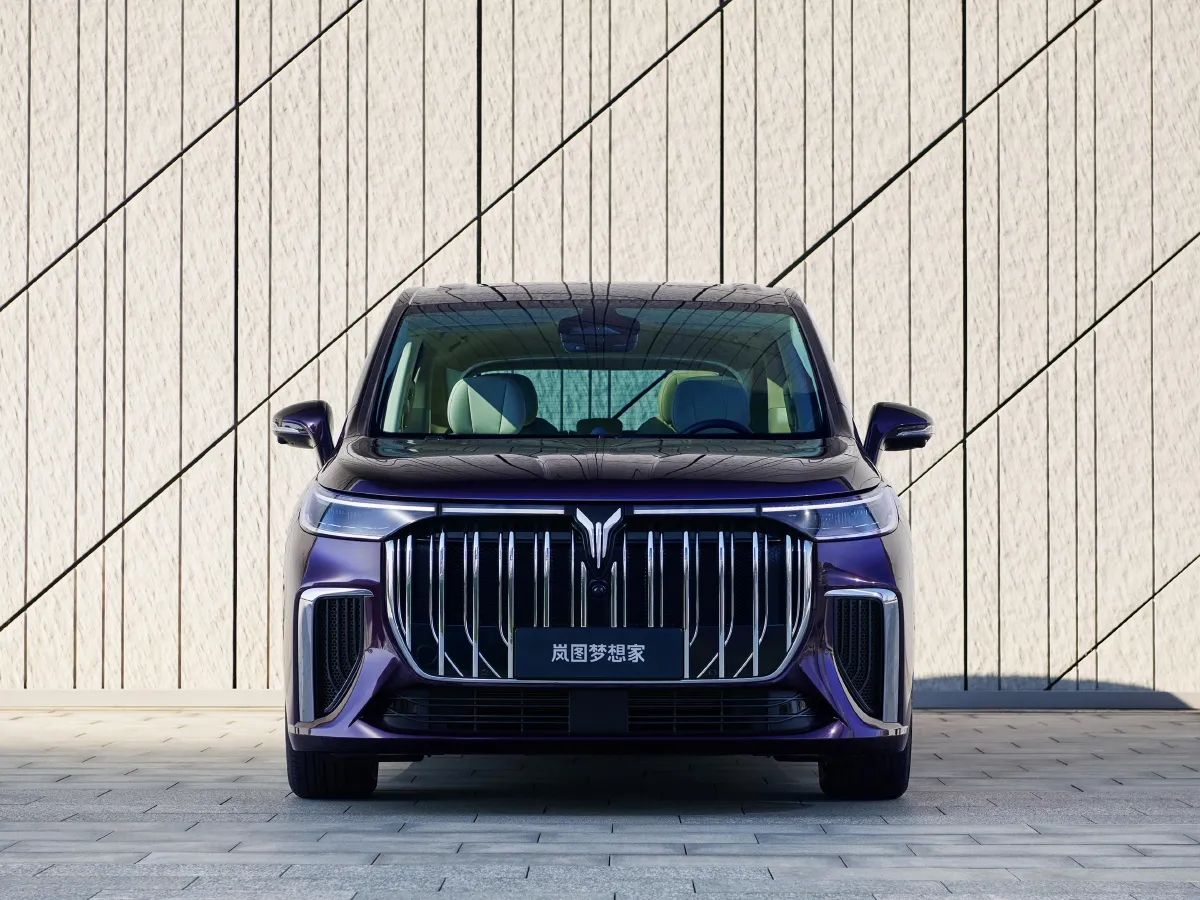 Voyah Dream,autocango,china used car exporter,china ev exporter,chinese used car exporter,chinese used ev exporter