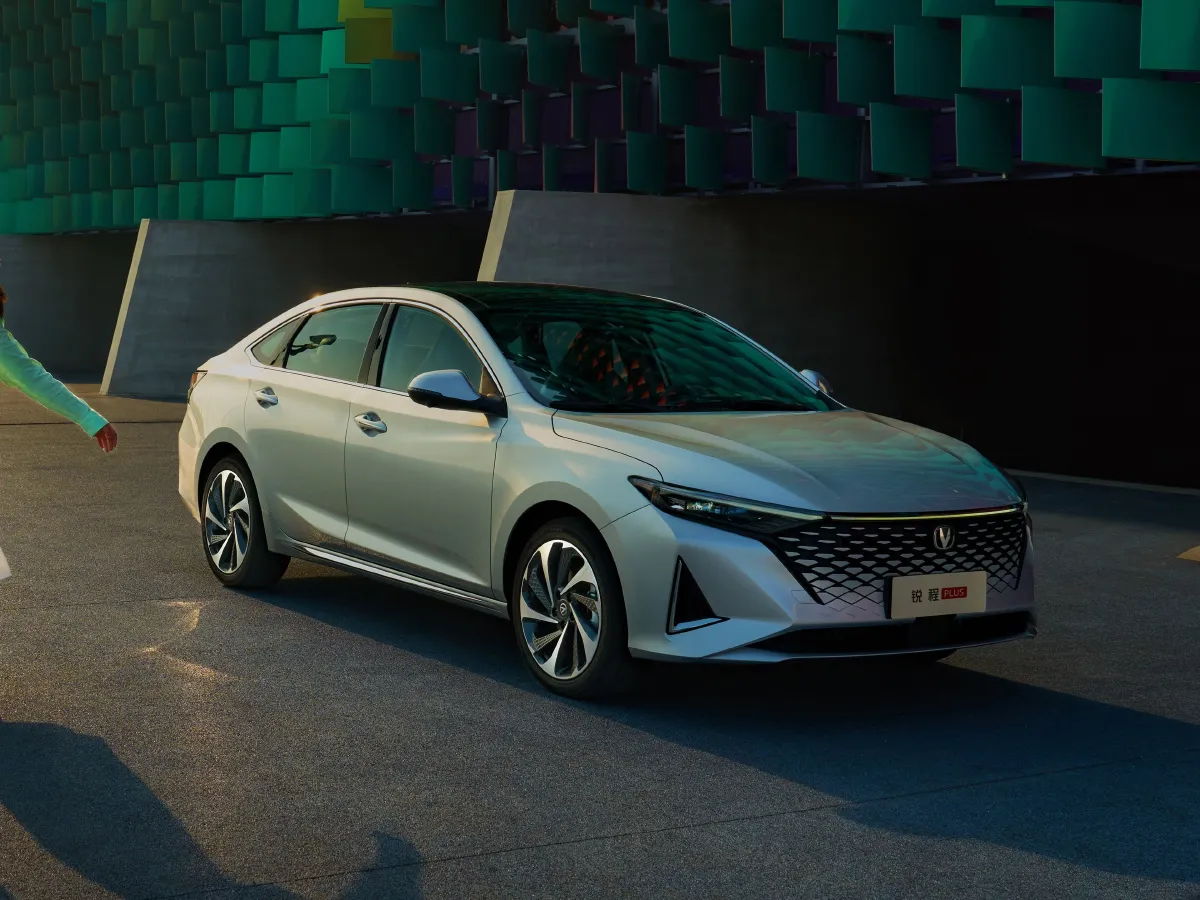 2023 ChangAn Raeton Plus 1.5T 188HP L4 7DCT,autocango,china used car exporter,china ev exporter,chinese used car exporter,chinese used ev exporter