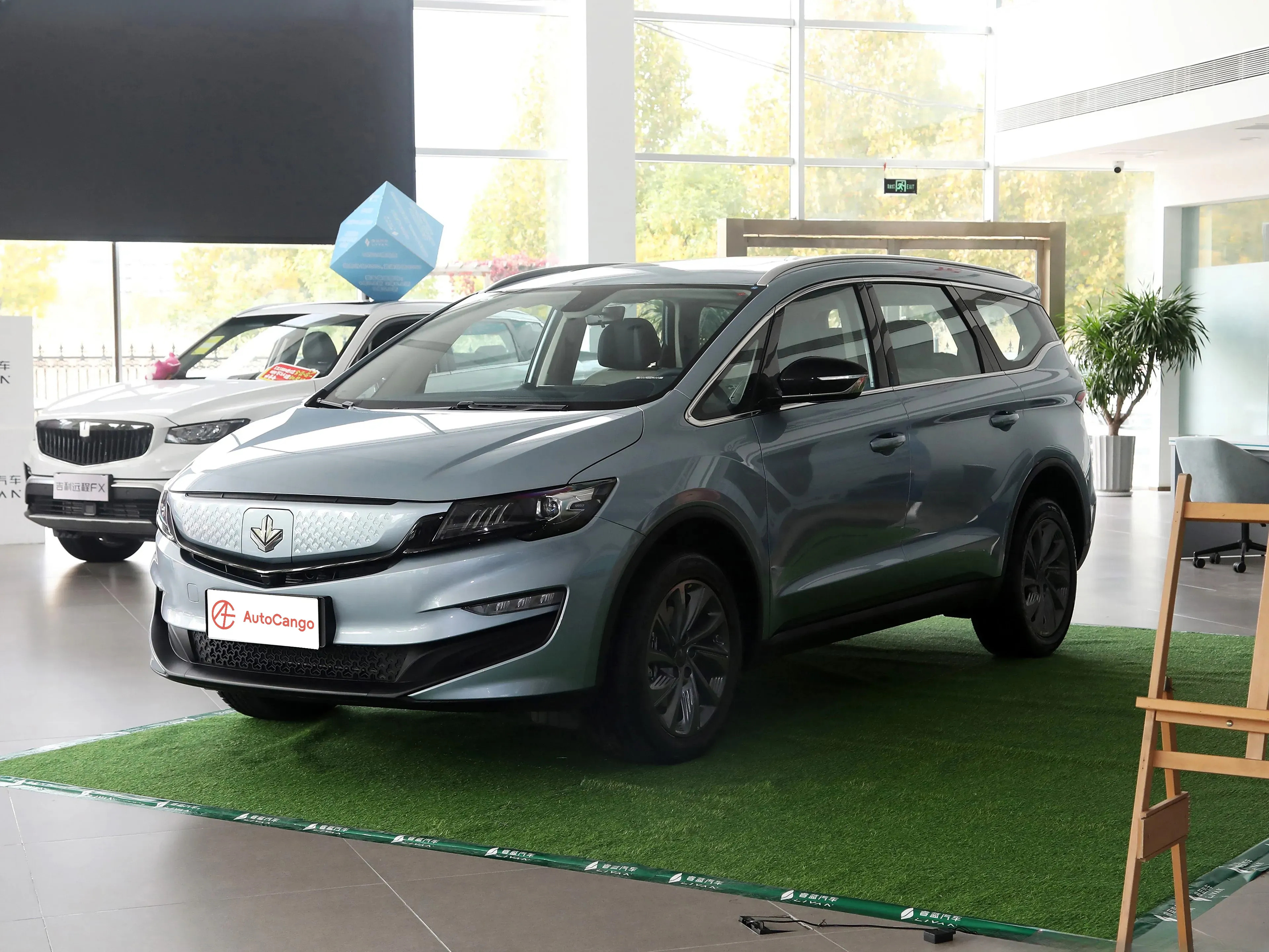 2022 Livan Maple 80v PRO BEV 52.56KWH MSRP 162800 Specs and Details ...