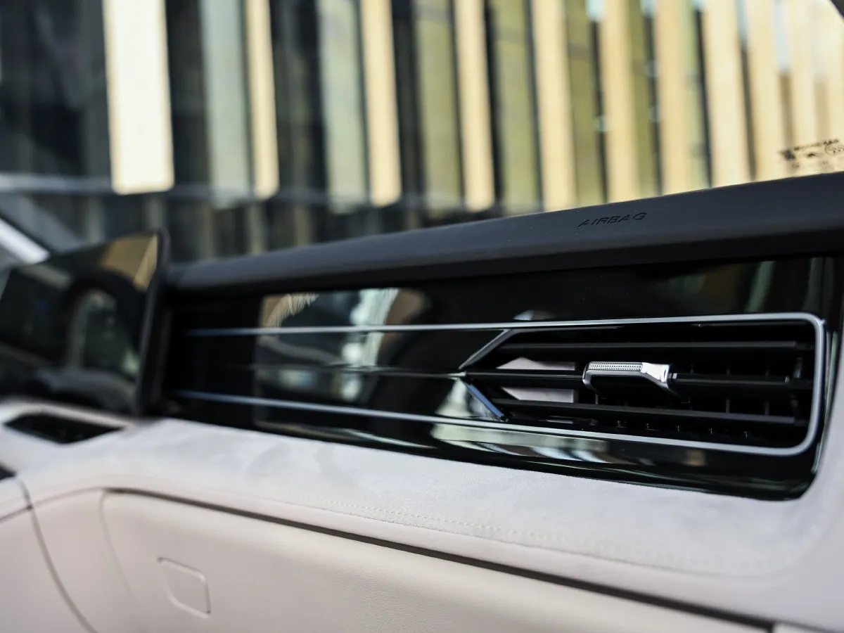 2024 Roewe D5X DMH 1.5T 150HP L4 2DHT PHEV 21.4KWH,autocango,china used car exporter,china ev exporter,chinese used car exporter,chinese used ev exporter