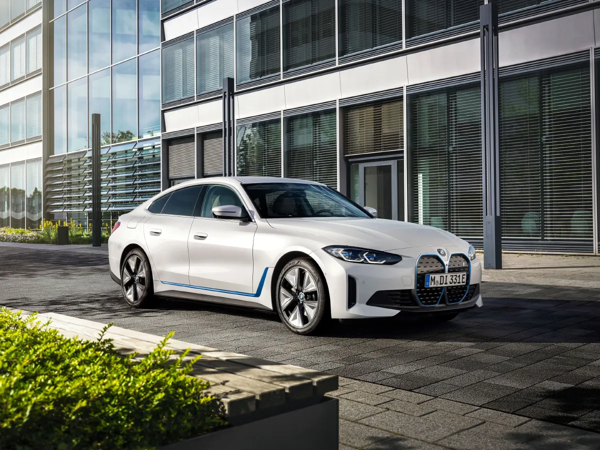 BMW i4,autocango,china used car exporter,china ev exporter,chinese used car exporter,chinese used ev exporter