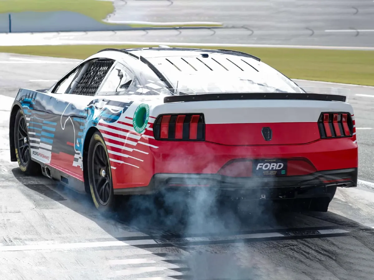 Ford Mustang,autocango,china used car exporter,china ev exporter,chinese used car exporter,chinese used ev exporter