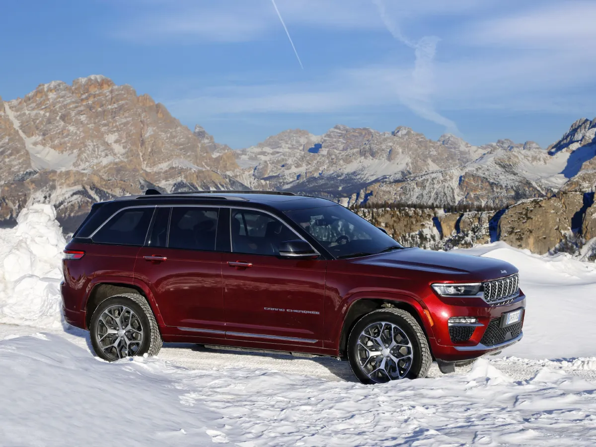 Jeep Grand Cherokee 4XE,autocango,china used car exporter,china ev exporter,chinese used car exporter,chinese used ev exporter