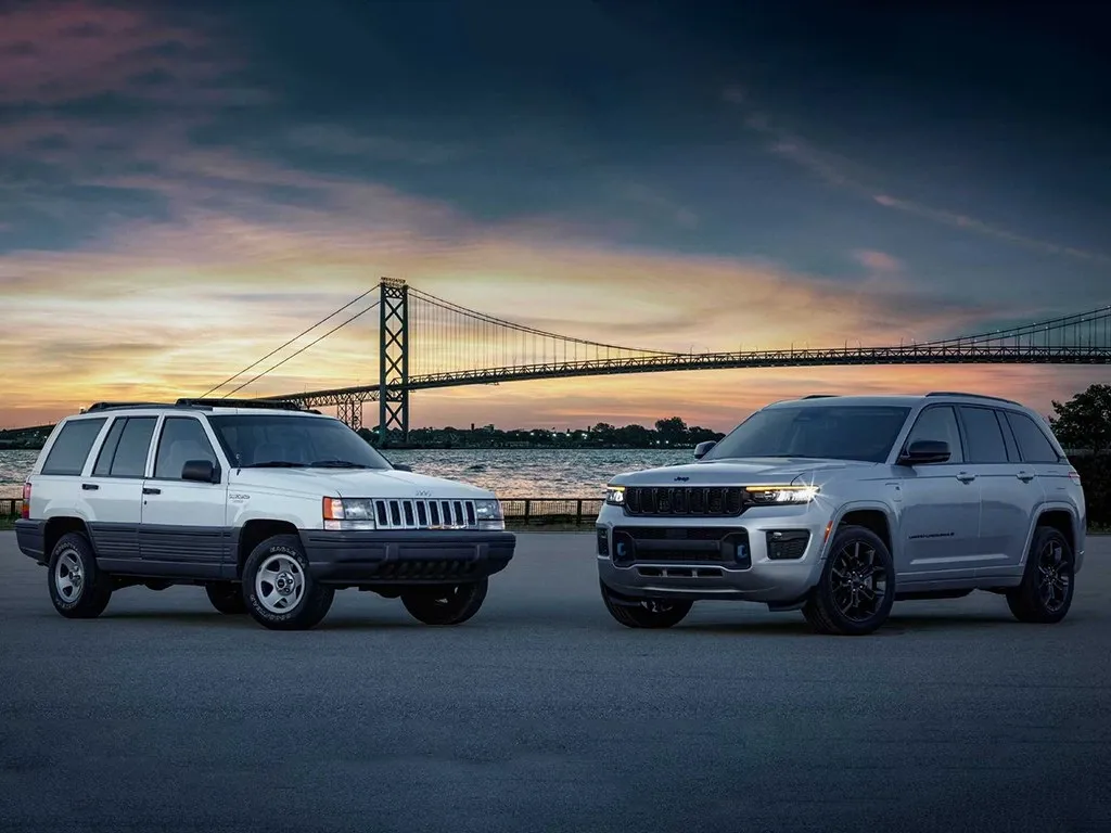 Jeep Grand Cherokee 4XE,autocango,china used car exporter,china ev exporter,chinese used car exporter,chinese used ev exporter