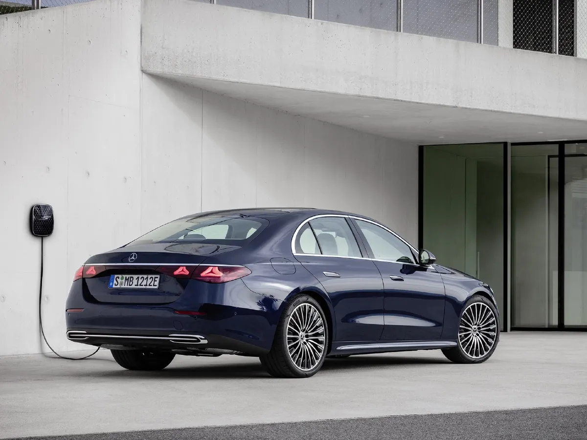 Mercedes-Benz E Class,autocango,china used car exporter,china ev exporter,chinese used car exporter,chinese used ev exporter