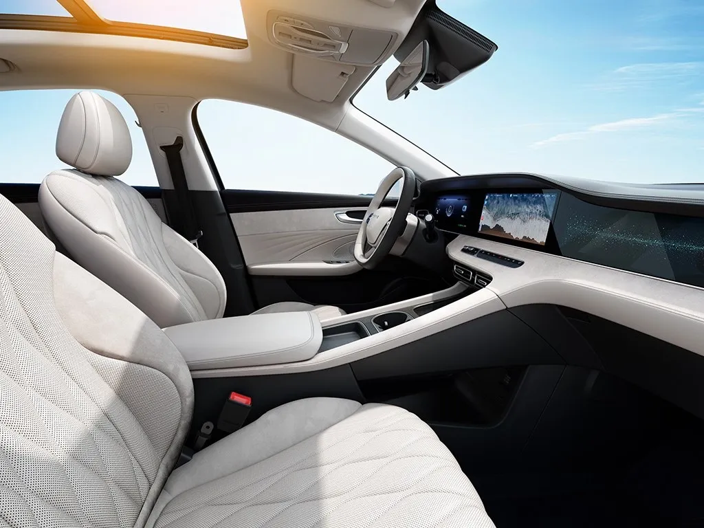 Roewe D7,autocango,china used car exporter,china ev exporter,chinese used car exporter,chinese used ev exporter