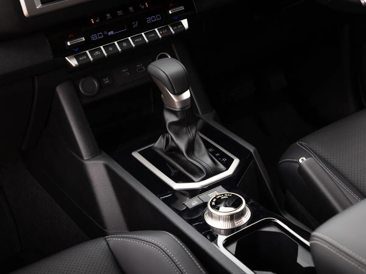 2023 Mitsubishi L200 2.3T 150HP L4 6AT,autocango,china used car exporter,china ev exporter,chinese used car exporter,chinese used ev exporter