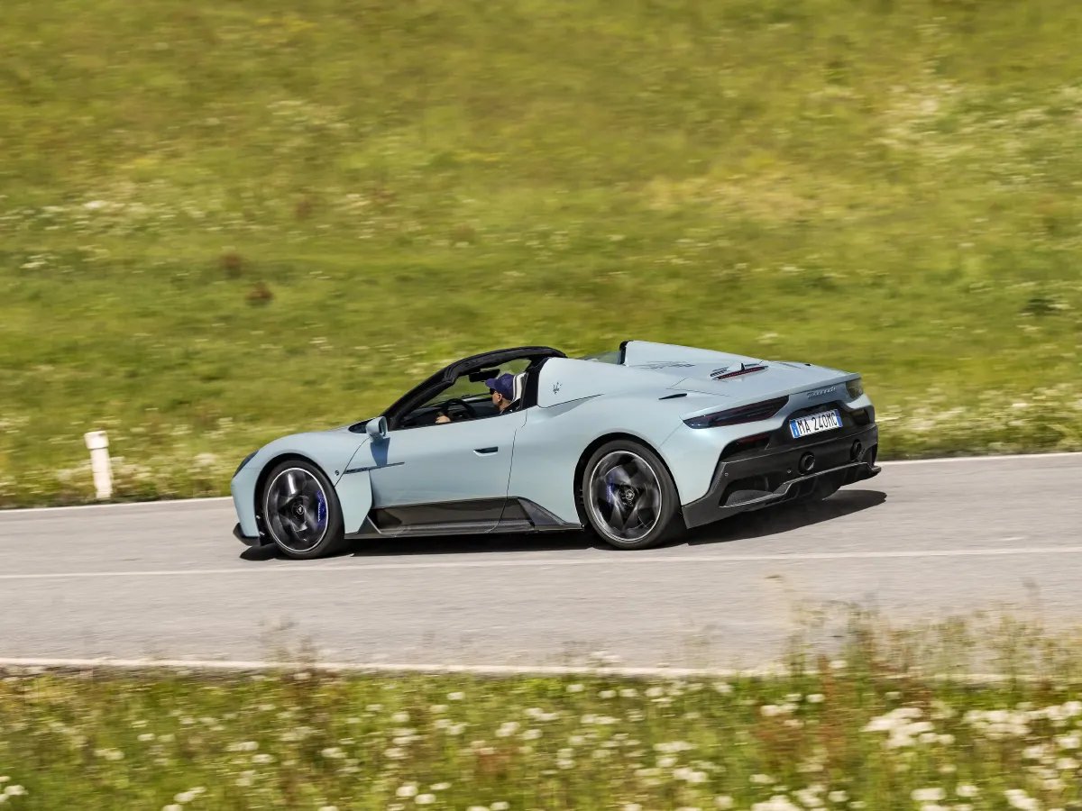 Maserati MC20,autocango,china used car exporter,china ev exporter,chinese used car exporter,chinese used ev exporter