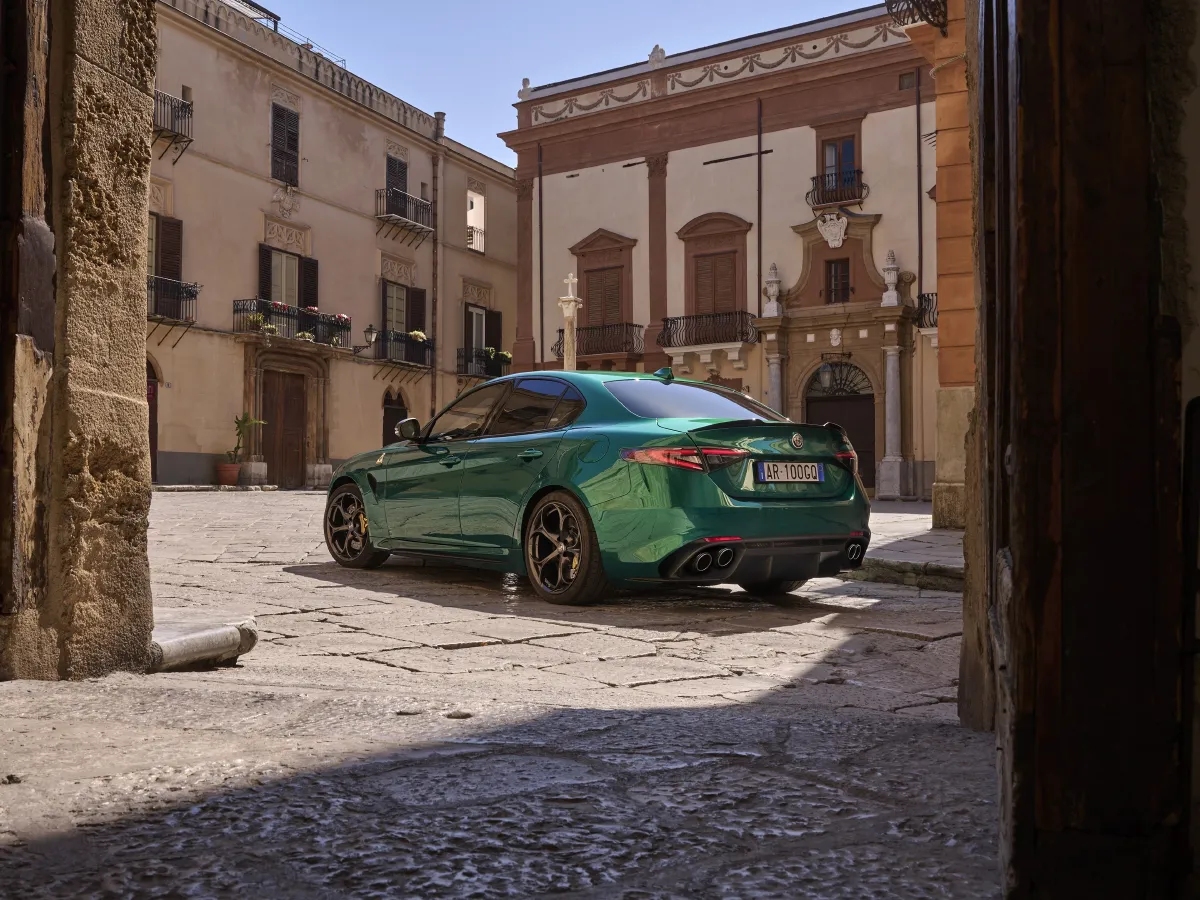 Alfa Romeo Giulia,autocango,china used car exporter,china ev exporter,chinese used car exporter,chinese used ev exporter