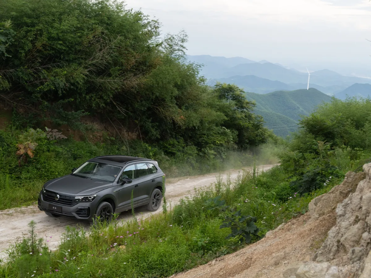 Volkswagen Touareg,autocango,china used car exporter,china ev exporter,chinese used car exporter,chinese used ev exporter