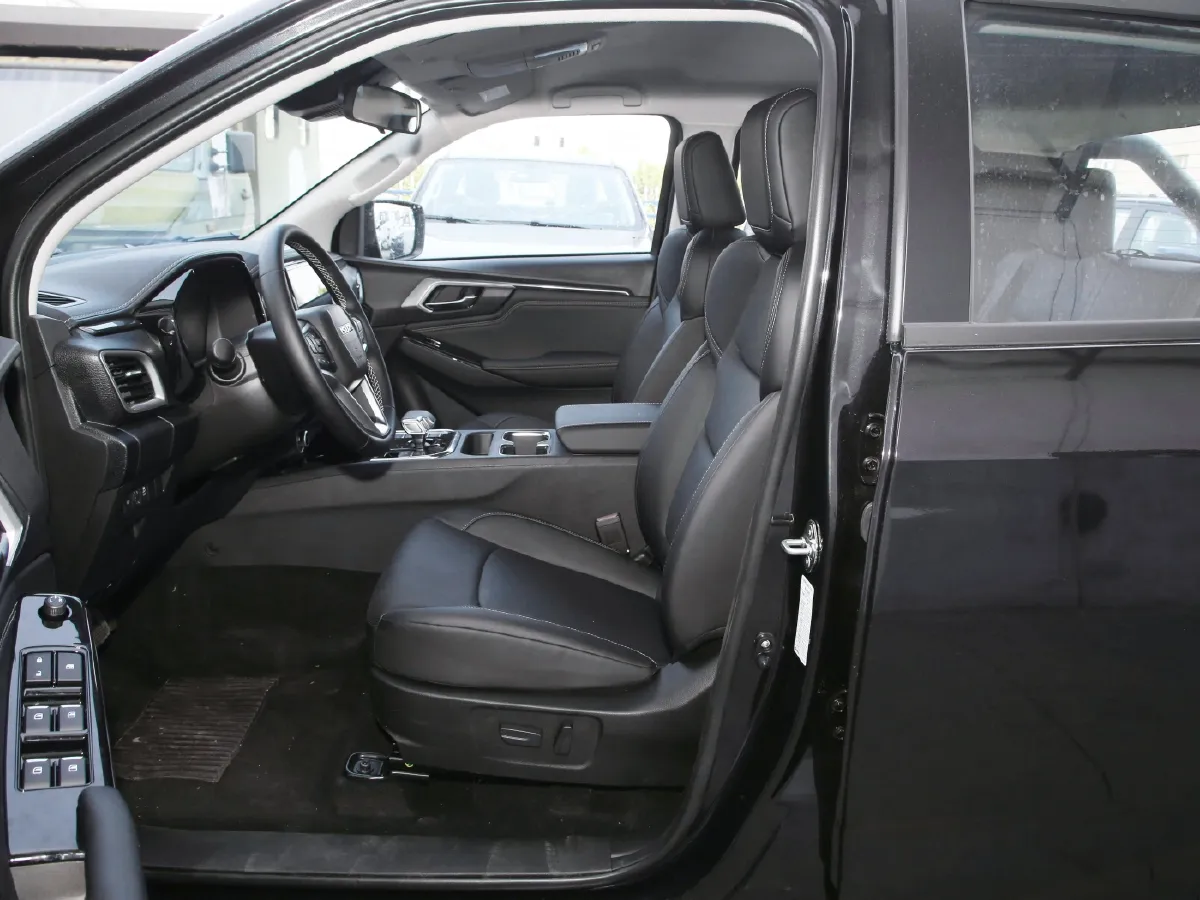 Isuzu LingTuo,autocango,china used car exporter,china ev exporter,chinese used car exporter,chinese used ev exporter