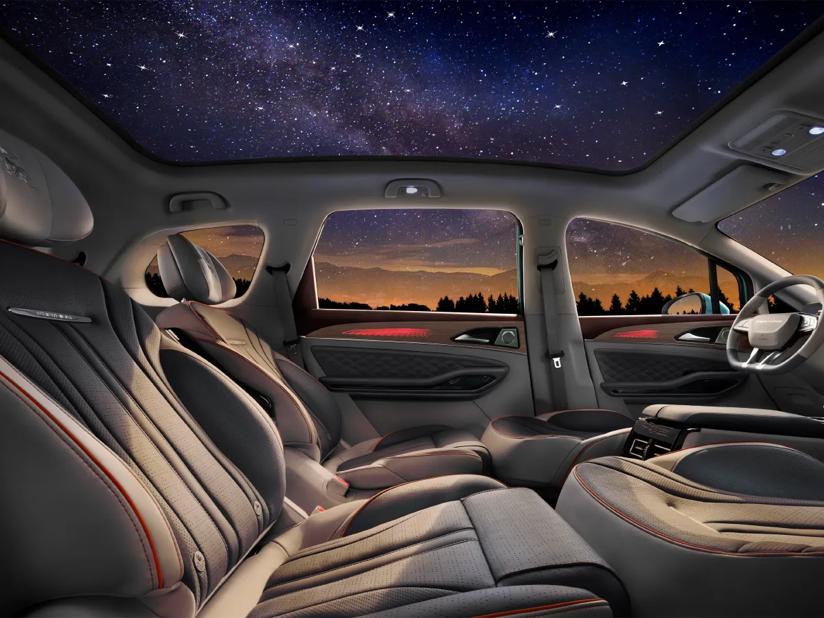 DongFeng Forthing Yacht,autocango,china used car exporter,china ev exporter,chinese used car exporter,chinese used ev exporter