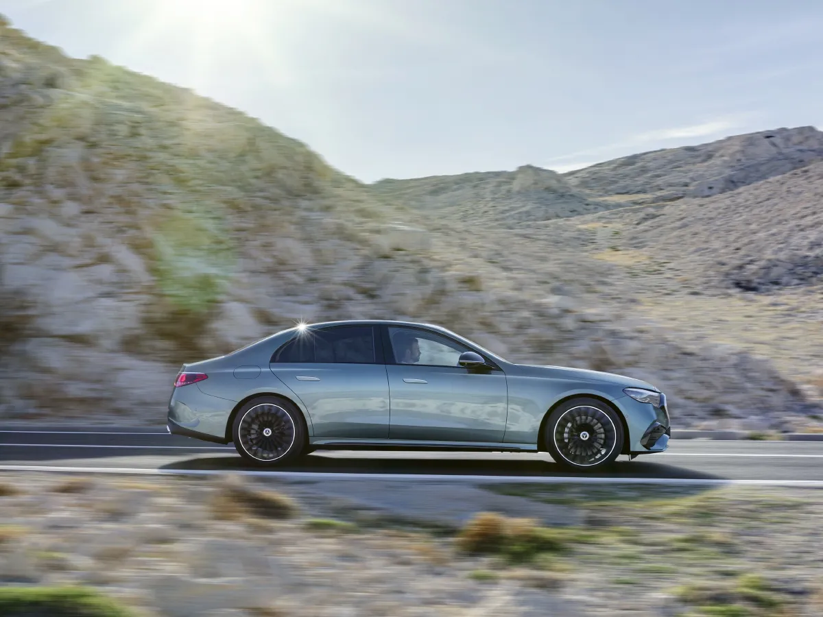 Mercedes-Benz E Class,autocango,china used car exporter,china ev exporter,chinese used car exporter,chinese used ev exporter