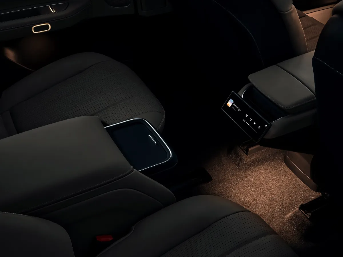 NIO ES8,autocango,china used car exporter,china ev exporter,chinese used car exporter,chinese used ev exporter