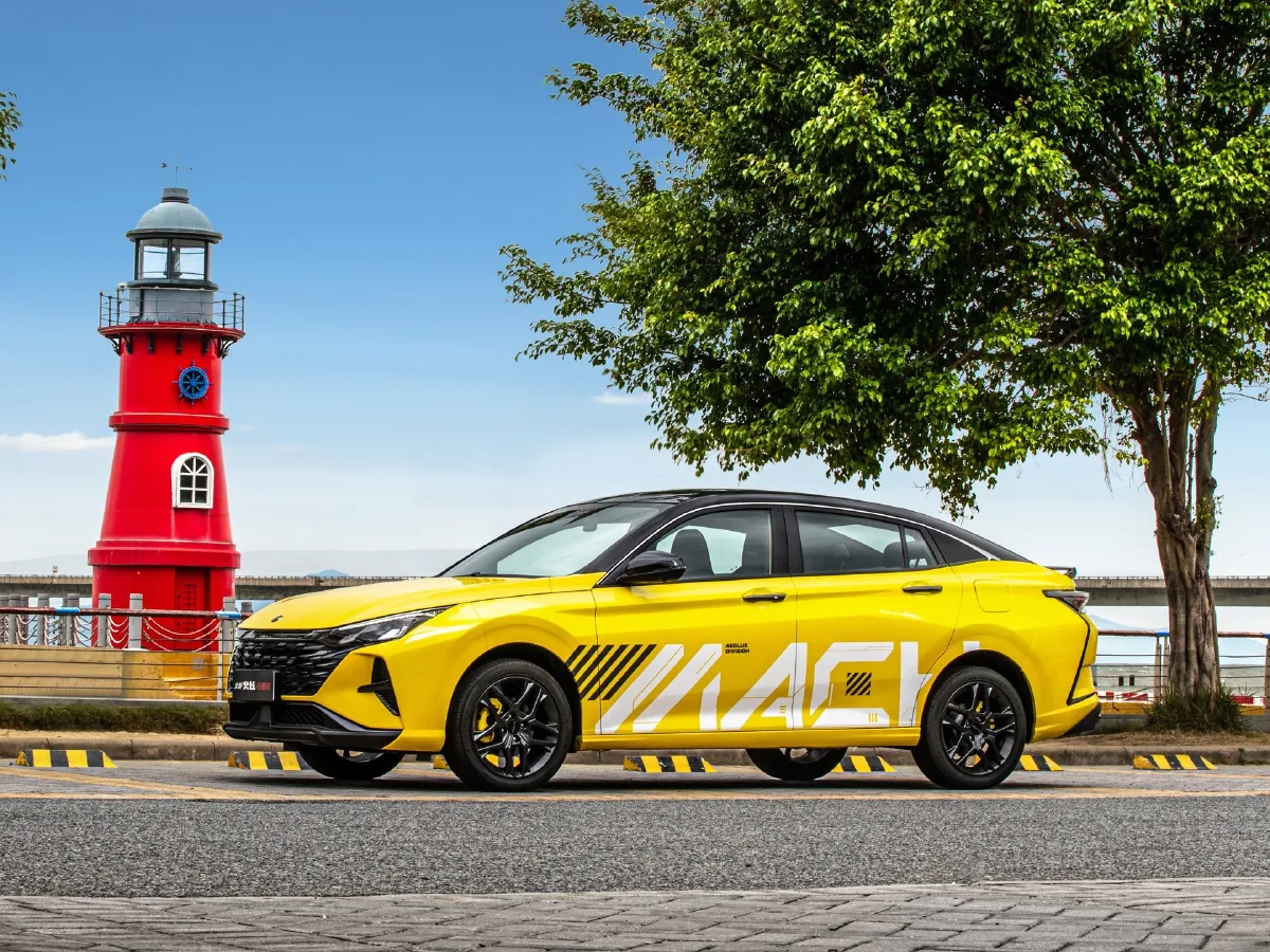 DongFeng Aeolus YiXuan,autocango,china used car exporter,china ev exporter,chinese used car exporter,chinese used ev exporter