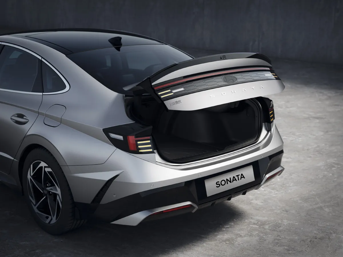 Hyundai Sonata,autocango,china used car exporter,china ev exporter,chinese used car exporter,chinese used ev exporter