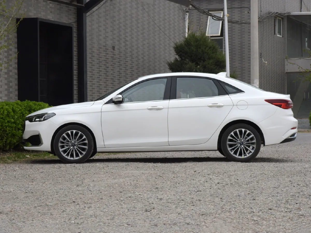 Ford Escort,autocango,china used car exporter,china ev exporter,chinese used car exporter,chinese used ev exporter