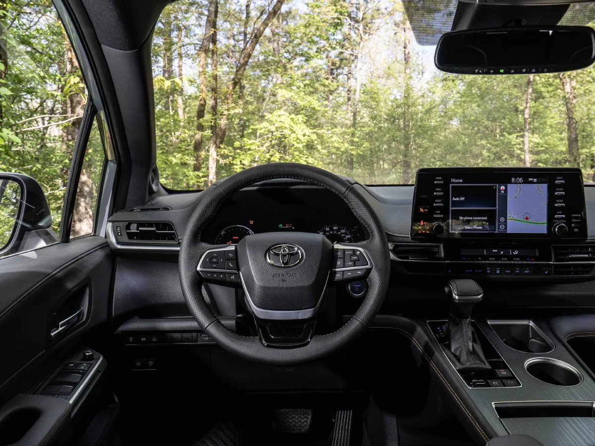 Toyota Sienna,autocango,china used car exporter,china ev exporter,chinese used car exporter,chinese used ev exporter