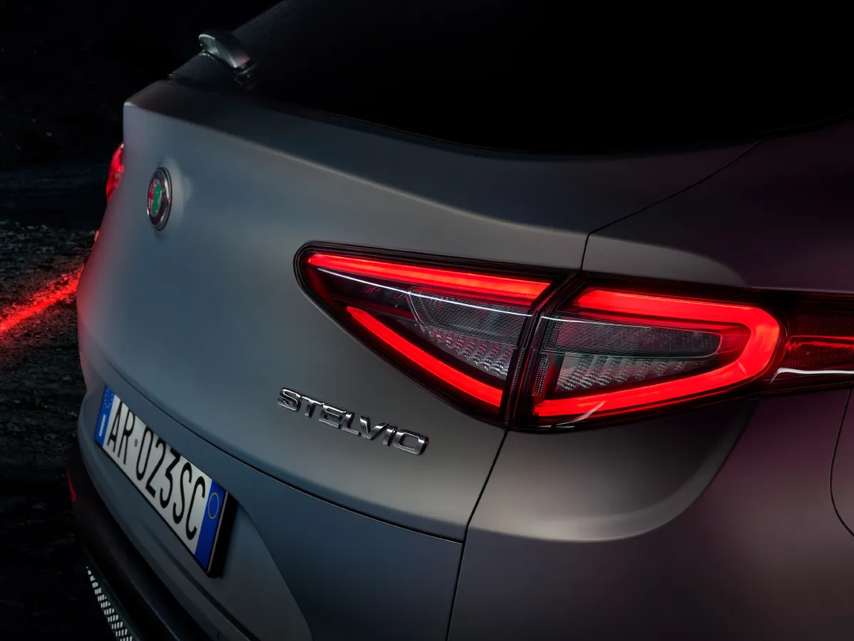 Alfa Romeo Stelvio,autocango,china used car exporter,china ev exporter,chinese used car exporter,chinese used ev exporter