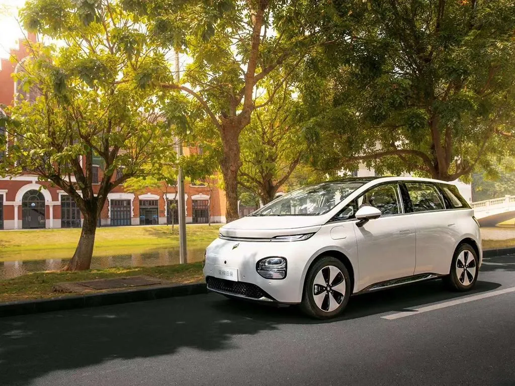 BaoJun Cloud,autocango,china used car exporter,china ev exporter,chinese used car exporter,chinese used ev exporter