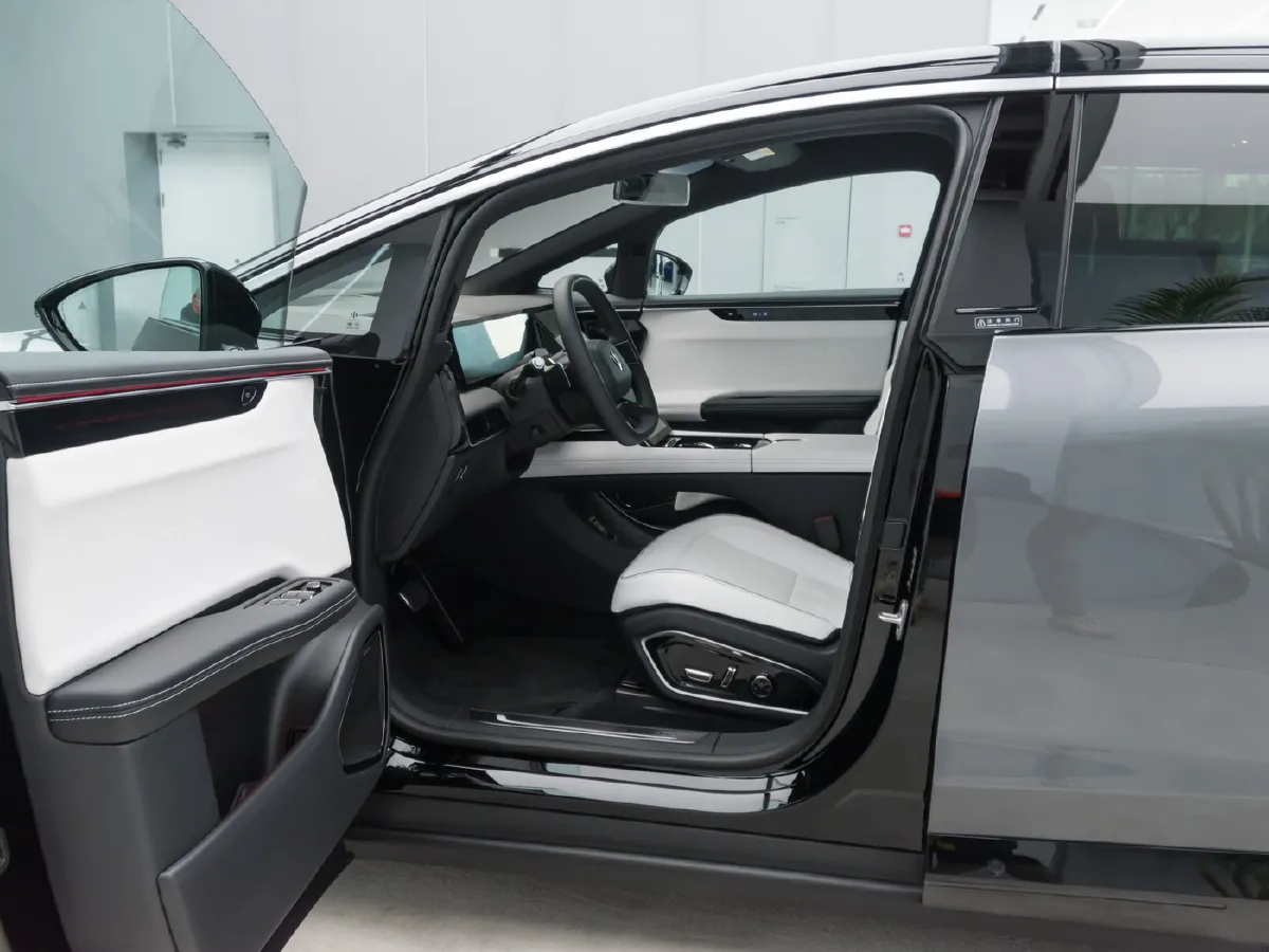 HiPhi X,autocango,china used car exporter,china ev exporter,chinese used car exporter,chinese used ev exporter