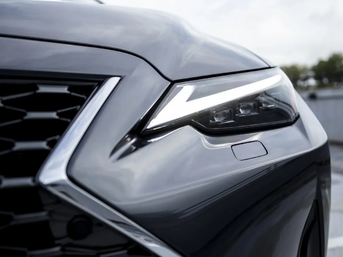 Lexus IS,autocango,china used car exporter,china ev exporter,chinese used car exporter,chinese used ev exporter